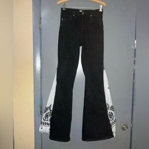 Forever 21 Black and White embroidered Super bell bottom Jeans women’s waist 28